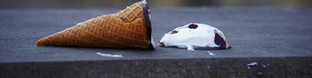 eBay tweet|Facebook down tweet|Facebook down|BA down|Cloudflare CEO tweet||Dropped ice cream|Dropped ice cream|London Stock Exchange logo|eBay logo|British Airways logo|Facebook Whatsapp Instagram|Cloudflare